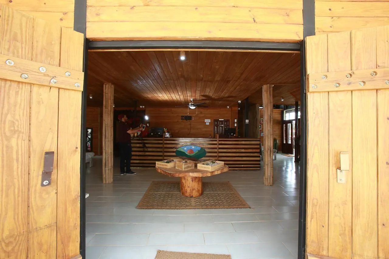 Helpa Eco Cabins Bayaguana ホテル
